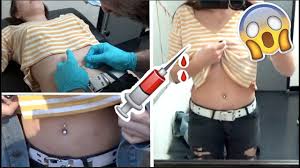 GETTING MY BELLY BUTTON PIERCED!! - YouTube