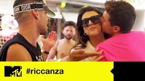 In questi ultimi giorni si sta spesso parlando del flirt di giulia salemi con abraham garcia a super shore. Giulia Salemi E Abraham Garcia Quella Volta A Ibiza Tra Aperitivi E Amnesia Riccanza 3 Puntata 6 Youtube