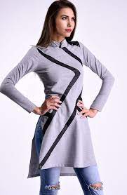 Дамска туника с дълъг ръкав в сив десен, с асиметрична дължина и кожени  елементи.