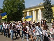 Ежегодно в третий четверг мая во всем мире отмечают день вышиванки, поддерживая и сохраняя традицию украинской. Den Vishivanki Vikipediya