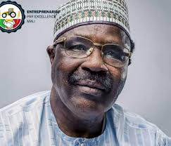 Avec une fortune estimée à plus de 600 milliards de FCFA Baba Ahamadou  danpoullo est considéré comme l'homme le plus riche de l'Afrique  francophone. Son groupe emploie plus de 20.000 personnes .