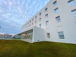 Klimatet är varmt och behagligt, maten är god och genuin och shoppingen överraskar. Marca Campanile Abre Novo Hotel Nas Caldas Da Rainha Publituris Publituris