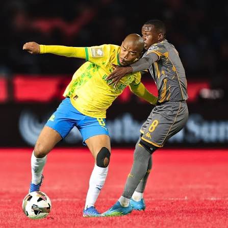 Massive blow for Sundowns, RED CARD for Adams... Jayden Adams has been sent  off in the Betway Premiership match between Mamelodi Sundowns and Kaizer  Chiefs. #MamelodiSundowns #KaizerChiefs #BetwayPrem #GoalMzansi