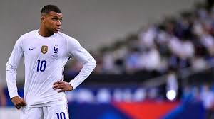Acest lucru poate duce chiar la amânarea campionatului european din 2020, care va fi găzduit de 12 orașe. Ei Sunt Cei Mai Scumpi FotbaliÈ™ti De La Euro 2020 Cum AratÄƒ Topul Celor Mai Valoroase Echipe NaÈ›ionale Eurosport
