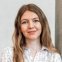 Elena Bender's Instagram, Twitter & Facebook