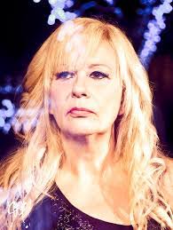 Violet Stevens's Instagram, Twitter & Facebook