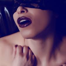 Oder du schickst ihm einfach ein foto von dir, auf dem du nur mit reizwäsche zu sehen bist. Erotische Machtspiele Warum Es Immer Mehr Frauen Beim Sex Harter Wollen Cosmopolitan