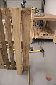 A super simple and easy garden tool storage that can be made by almost anyone. Pallet Garden Tool Storage Heartwood Art