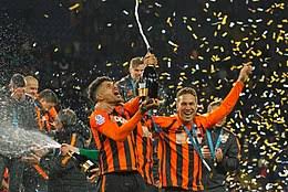 Траоре с 2019 года выступал за «аякс». Shahtyor Futbolnyj Klub Doneck Vikipediya