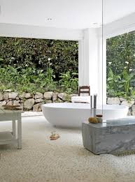 It's pretty much just a bath with absolutely no fuss. Goodshomedesign