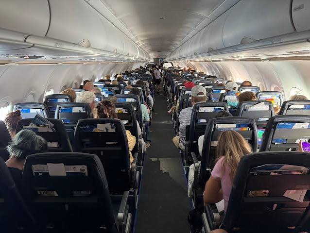 19 Frequently Asked Questions About Flying Allegiant Air [2025]