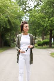 9 Ways To Wear Leopard Print For Fall Putting Me Together Fashion Everyday Casual Outfits Green Cardigan Outfit