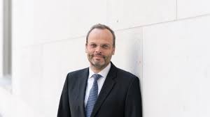 Von migrationspolitik über den verfassungsschutz bis zur sportförderung reicht das vielfältige aufgabenspektrum des bundesministeriums des innern (bmi). Bas Bundesministerium Des Innern Bas