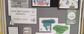 W ramach dbi 2021 przewidziano również cykl 12 webinarów dla nauczycieli, przybliżających wykorzystanie nowych technologii w ich codziennej pracy i ułatwiających. Dzien Bezpiecznego Internetu 9 Lutego 2021 Roku Szkola Podstawowa W Swiatkach