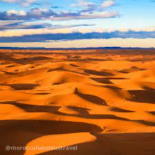 Golden Sand Dunes Of Merzouga Dunas De Arena Dorada De Merzouga In 2020 Sand Fun Deserts Natural Landmarks