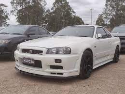Spotted this genuine R34 M-Spec in Pearl White : r/SkyLine