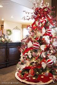 Love These Giant Peppermint Candy Ornaments Elegant Christmas Trees Christmas Tree Inspiration Christmas Tree Themes