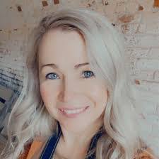 Sonya Reeves's Instagram, Twitter & Facebook