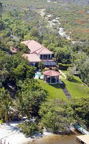 Burt reynolds house jupiter florida. Burt Reynolds 16m Jupiter Estate Dropped To Asking Price Of 8 995m