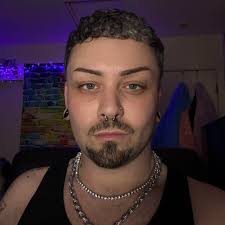 Can anyone power level me in borderlands 1 and maybe give me some weapon  drops