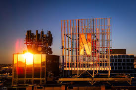 Netflix Stock Analysis: Is It a Buy or a Bearish Trap in 2026?