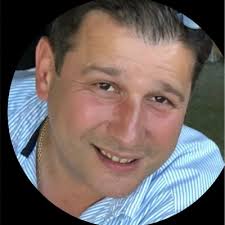 Esprit Pergo passe derrière le comptoir du Bibent