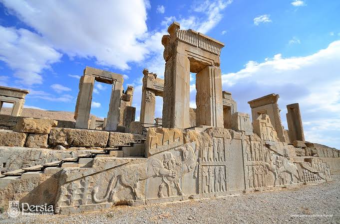 Mga resulta ng larawan para sa The Throne Hall Takht-e Jamshid Persepolis"