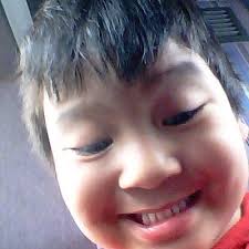 Aaron Tomas (@prenz_aaron)