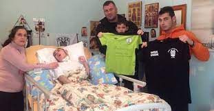 Μετά από σκληρή μάχη με τη ζωή, καθηλωμένος επί δεκατρία χρόνια σ' ένα κρεβάτι, ο παντελής κυριακίδης «έφυγε» σήμερα για τη γειτονιά των . Sthri3h Ston Pantelh Kyriakidh Inpaok Com