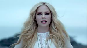 The best gifs are on giphy. Avril Lavigne Rings In Her Birthday With Triumphant Head Above Water Video Avril Lavigne Hairstyle Long Hair Styles