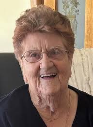 Irene Warwick's Instagram, Twitter & Facebook