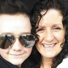 Stream Echo Simmons music