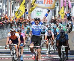 Belgian cyclist wouter weylandt lost control of his bike for just a split second. Wouter Weylandt Killed In Giro D Italia Crash Cycling Weekly