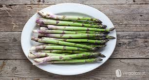 Ecco 8 ricette con asparagi che potete realizzare per i vostri pranzi e le vostre cene: Asparagi Cottura Proprieta Ricette Vegolosi It