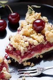 Einfacher Kirschkuchen Mit Marzipan Und Streusel Emmikochteinfach Rezept Kirschkuchen Mit Streusel Kirschkuchen Streusel Kuchen