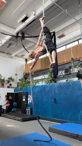 Had the loveliest time in a workshop with @circuseleanor Was exactly what I  needed! #stompinggroundstudio #minnesotacircus #circuscircus #cordelisse  #aerialrope #splitsforclaps