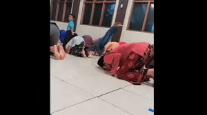 Mumpung masih hot banget, kamu wajib banget coba redeem kode ff untuk tanggal 14 mei 2021. Viral Petisi Blokir Game Garena Free Fire Mau Ikutan