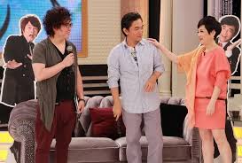 吳宗憲還為陳孝萱買了一棟豪宅。 因為吳宗憲的強大攻勢， 陳孝萱很快就接納了他， 1999年， 吳宗憲高調公開與陳孝萱的情侶關係， 之後更幫她解決了15年紛擾不休的合約難題， 還替她開拓了許多演藝機會， 正當陳孝萱憧憬著兩人未來美好的婚姻生活時， 吳宗憲卻被媒體曝出腳踏兩條船。 å³å®—æ†² ç¥žç¥•æ­£å¦» è—9å¹´ç¾èº« çˆ†å¼µè'³è'³ åˆ†é–‹ä½ 4å­—å›žæ‡‰æœ‰çŽ„æ©Ÿ Ettodayæ˜Ÿå…‰é›² Ettodayæ–°èžé›²