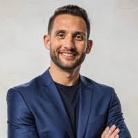 Karen Howatt's Instagram, Twitter & Facebook