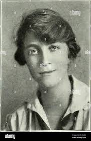 Beatrice Lewis's Instagram, Twitter & Facebook