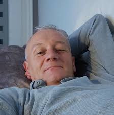 Lovely to see so many people supporting the Rose Fair this morning. I had a  lovely time thank you!