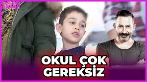 Geçtiğimiz yılın mart ayında cem yılmaz'la evlenen. Cem Yilmaz In Eski Esi Ahu Yagtu Ve Oglu Kemal Gezmelerde Youtube