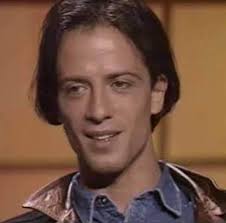 Margherita - Raf, all'anagrafe Raffaele Riefoli, è nato a Margherita di  Savoia in provincia di Foggia, il 29 settembre 1959. A 17 anni si trasferì  a Firenze per studiare all'Istituto d'arte e