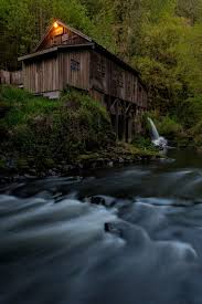 The cedar creek grist mill is a national landmark and a working museum, showing visitors the inside workings of a grist mill of the late 1800s. Cedar Creek Grist Mill Usa