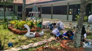 Tujuan program adiwiyata menciptakan kondisi yang baik bagi sekolah untuk menjadi tempat. Contoh Sekolah Adiwiyata Smp Nusagates