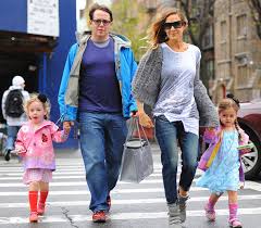 This was what sjp had to say about her cute fraternal twin daughters. Sarah Jessica Parker Grosse Gewicht Korperstatistik