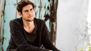 His videoclip surpasses 170 million views. Alvaro Soler Music Fanart Fanart Tv
