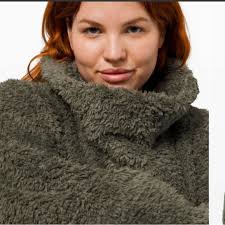 Lululemon Warm Restore Sherpa Pullover Size XS/S Army Green Cozy Turtleneck