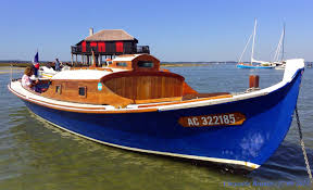 Chrystel Brunet Les Elegantes Du Bassin D Arcachon Bassin D Arcachon Bateau En Bois Arcachon
