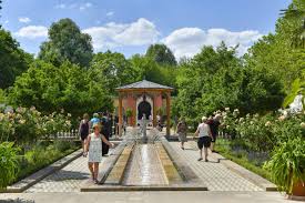 Please use the timetable information before starting your journey. Garten Der Welt Das Grun Des Ganzen Globus In Einem Park